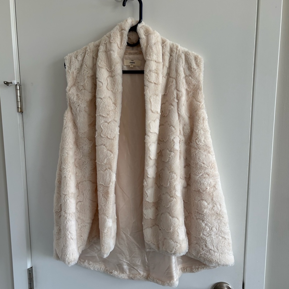 Entro cream colored vest
